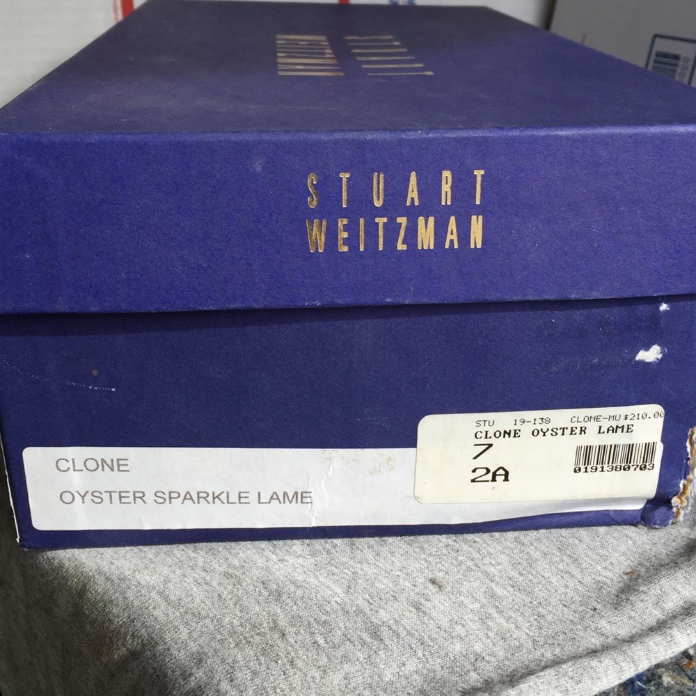 Stuart Weitzman - Picture 5 of 7
